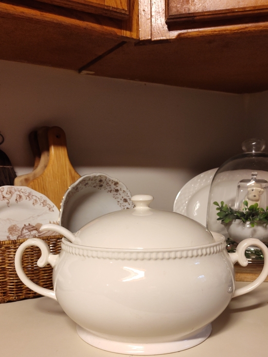 Crate&Barrel Other - Crate&Barrel Cream Ceramic Covered Soup Tureen with Beaded Rim
